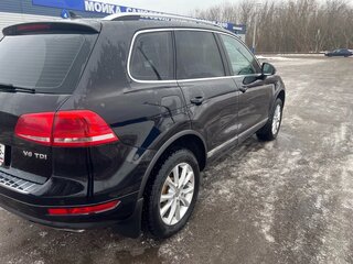2010 Volkswagen Touareg II, чёрный, 2200000 рублей, вид 3