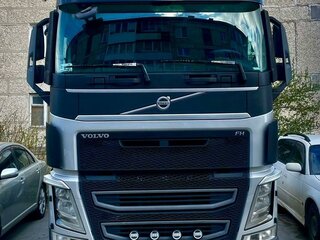 2015 Volvo FH, серый, 5500000 рублей, вид 2