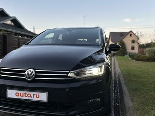 2018 Volkswagen Touran DSG6 II, чёрный, 1960000 рублей, вид 1