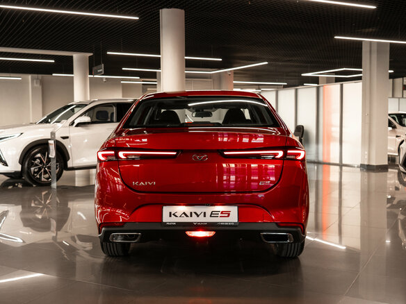 2025 Kaiyi E5, красный - вид 4