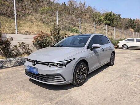 Volkswagen Golf VIII