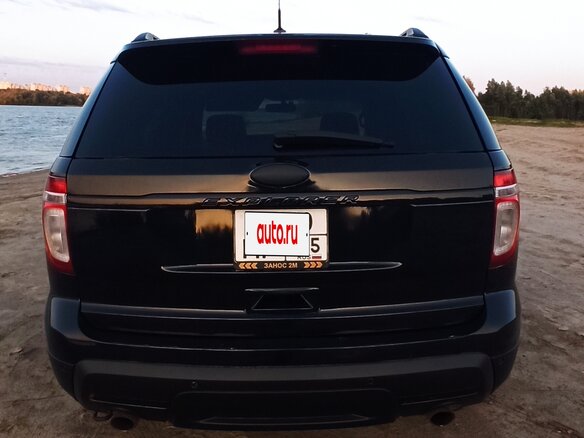2014 Ford Explorer V, чёрный, 1350000 рублей - вид 3