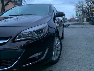 2013 Opel Astra J Рестайлинг, коричневый, 800000 рублей, вид 2