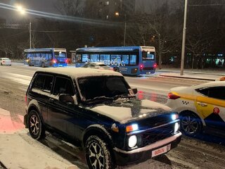 2015 Lada (ВАЗ) 2121 (4x4) I Рестайлинг, чёрный, 800000 рублей, вид 2