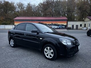 2010 Kia Rio II Рестайлинг, чёрный, 420000 рублей, вид 3