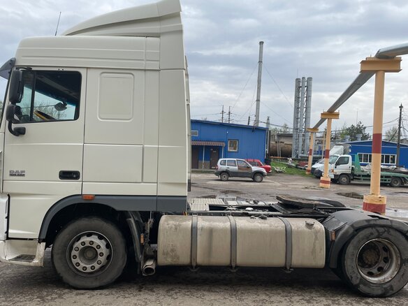 2011 DAF XF 105, белый, 2500000 рублей - вид 2