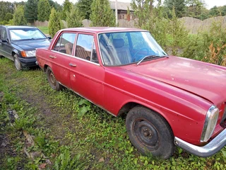 1971 Mercedes-Benz W115 220, красный, 300000 рублей, вид 5