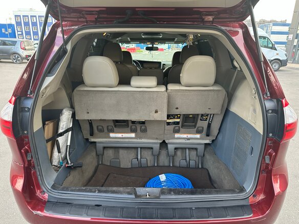 2016 Toyota Sienna III Рестайлинг, красный, 2195000 рублей - вид 5