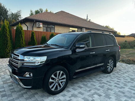 2016 Toyota Land Cruiser 200 Series Рестайлинг 2, чёрный, 6400000 рублей, вид 2