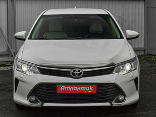 2017 Toyota Camry VII (XV50) Рестайлинг, белый, 2150000 рублей, вид 2