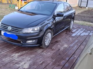 2015 Volkswagen Polo V Рестайлинг, чёрный, 439000 рублей, вид 1