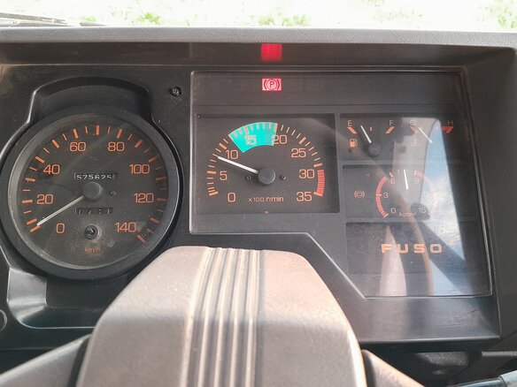 1993 Fuso (Mitsubishi) Fighter, белый, 2500000 рублей - вид 6