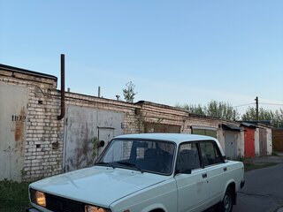 1998 Lada (ВАЗ) 2105, белый, 290000 рублей, вид 1