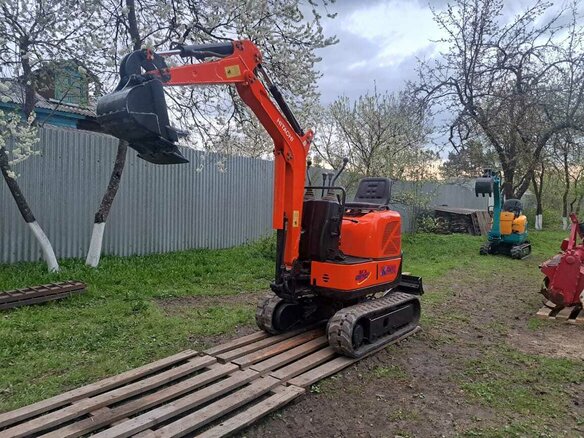 2018 Hitachi Гусеничные, оранжевый, 1249000 рублей
