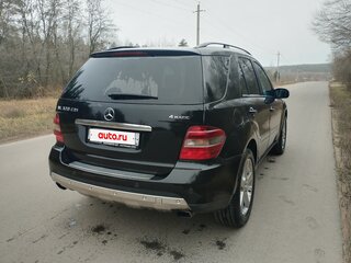 2007 Mercedes-Benz M-Класс 320 II (W164), чёрный, 1350000 рублей, вид 3