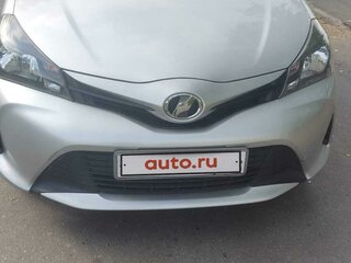 2016 Toyota Vitz III (XP130) Рестайлинг, серебристый, 700000 рублей, вид 1
