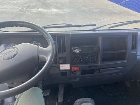 2017 Isuzu Elf (N-series), белый, 2000000 рублей, вид 2