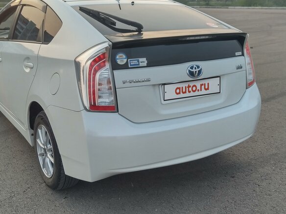 2012 Toyota Prius III Рестайлинг (XW30), белый, 1315000 рублей - вид 3