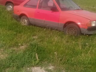 1982 Ford Escort III, красный, 60000 рублей, вид 1