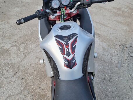 2006 Kawasaki ER-6F (Ninja 650R), серебристый, 360000 рублей, вид 4