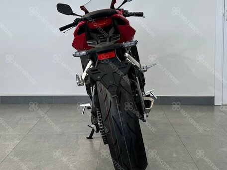 2023 Honda CBR 650R, красный, 1749900 рублей, вид 5