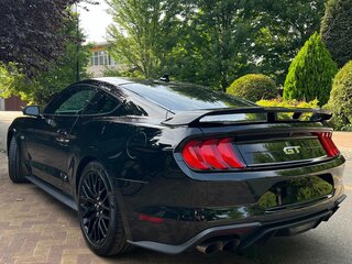 2020 Ford Mustang VI Рестайлинг, чёрный, 5900000 рублей, вид 2