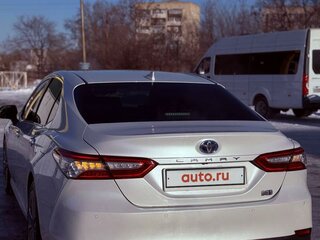 2020 Toyota Camry VIII (XV70) Рестайлинг, белый, 2900000 рублей, вид 4