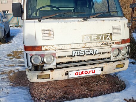 1990 Nissan Atlas, белый, 350000 рублей, вид 1