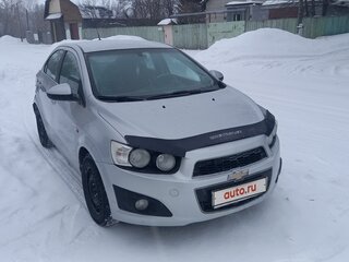 2013 Chevrolet Aveo II, серебристый, 675000 рублей, вид 2