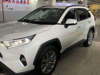 2022 Toyota RAV4 V (XA50), белый, 4700000 рублей, вид 1
