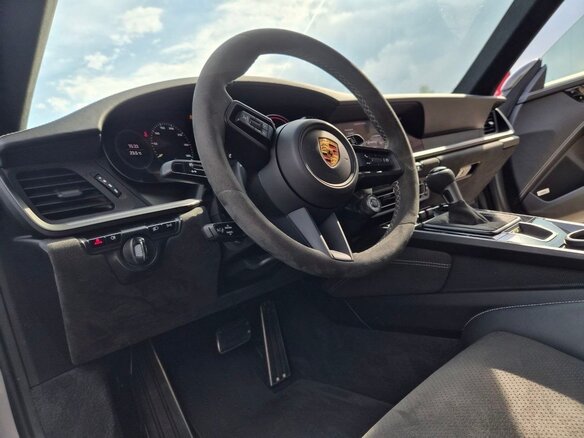 2021 Porsche 911 GT3 992, серый, 20000000 рублей - вид 13