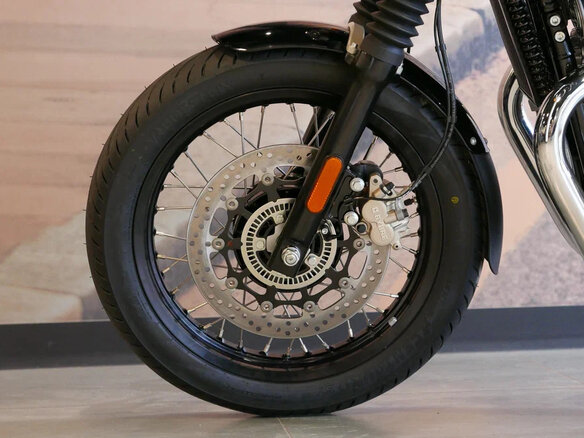 2025 Royal Enfield Continental GT, белый, 680000 рублей - вид 13