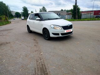 2012 Skoda Fabia II Рестайлинг, белый, 440000 рублей, вид 2