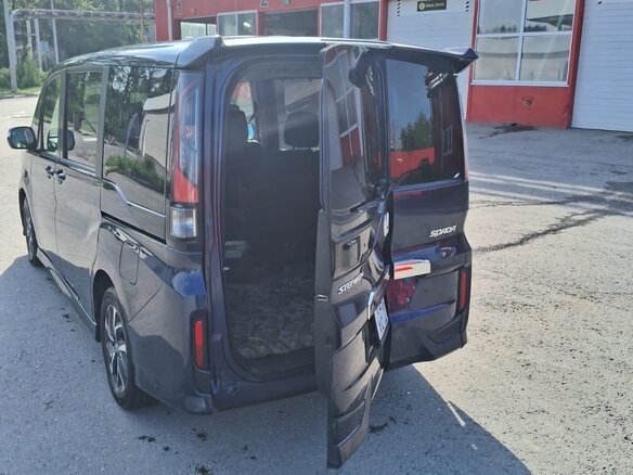 2017 Honda Stepwgn Spada V Рестайлинг, синий, 1850000 рублей - вид 12