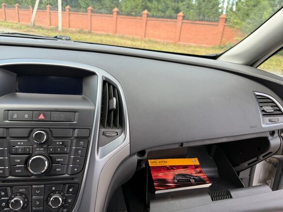 2012 Opel Astra J Рестайлинг, серебристый, 799999 рублей - вид 16