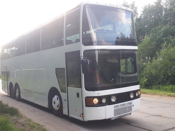 1990 Volvo B10 Series, белый, 750000 рублей - вид 1