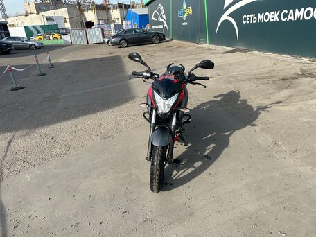 2020 Bajaj Pulsar NS 200, красный, 200000 рублей, вид 2