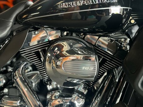 2015 Harley-Davidson Ultra Limited, чёрный, 2000000 рублей, вид 4