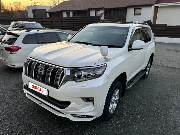 2020 Toyota Land Cruiser Prado 150 Series Рестайлинг 3, белый, 5300000 рублей - вид 2