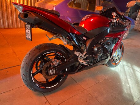 2004 Yamaha YZF-R1, красный, 550000 рублей, вид 3