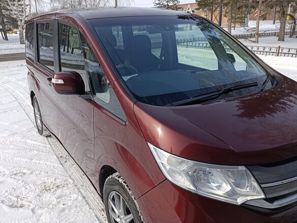 2017 Honda Stepwgn V, пурпурный, 2100000 рублей - вид 1
