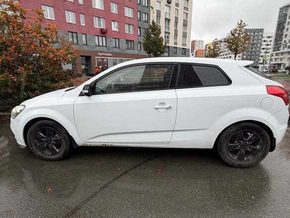 2011 Kia Ceed I Рестайлинг, белый, 650000 рублей - вид 4