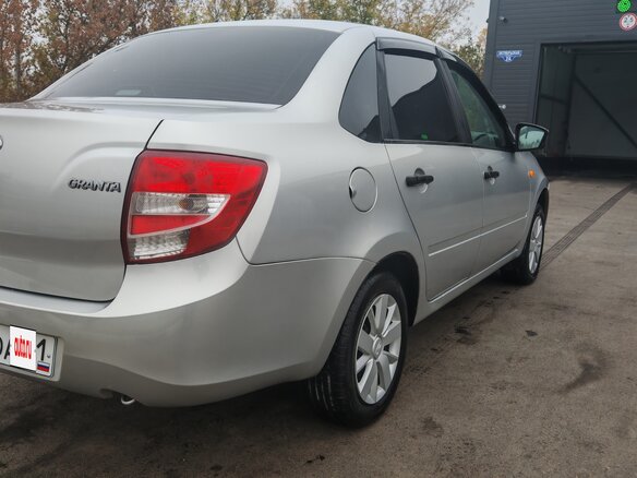 2016 Lada (ВАЗ) Granta I, серебристый, 345000 рублей - вид 3
