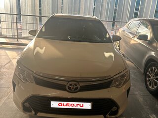 2016 Toyota Camry VII (XV50) Рестайлинг, белый, 2350000 рублей, вид 3