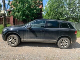 2014 Volkswagen Touareg II, чёрный, 2310000 рублей, вид 4