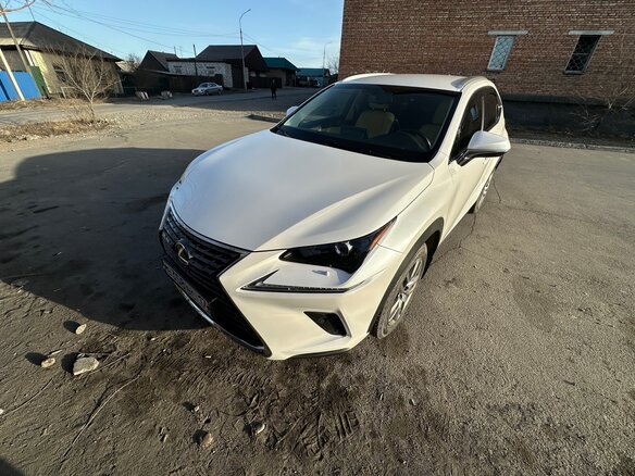 2018 Lexus NX 200 I Рестайлинг, белый, 3550000 рублей