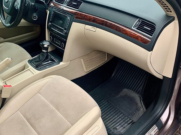 2011 Skoda Superb II, бежевый - вид 17