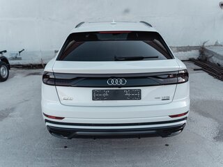 2020 Audi Q8 55 TFSI I (4M), белый, 8500000 рублей, вид 5