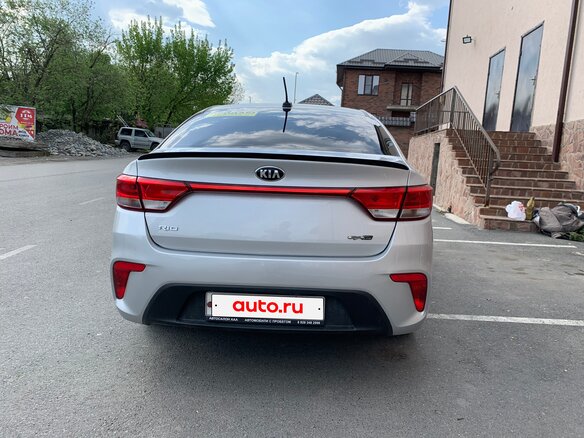 2019 Kia Rio IV, серебристый, 1550000 рублей - вид 1