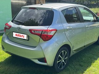 2018 Toyota Yaris III Рестайлинг 2, серебристый, 1150000 рублей, вид 5